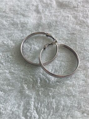 Classic Silver Hoop Earrings - Elegant Women’s Jewelry